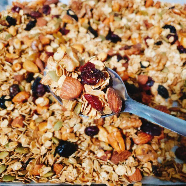 Granola là loại hỗn hợp ngũ cốc cho người ăn kiêng
