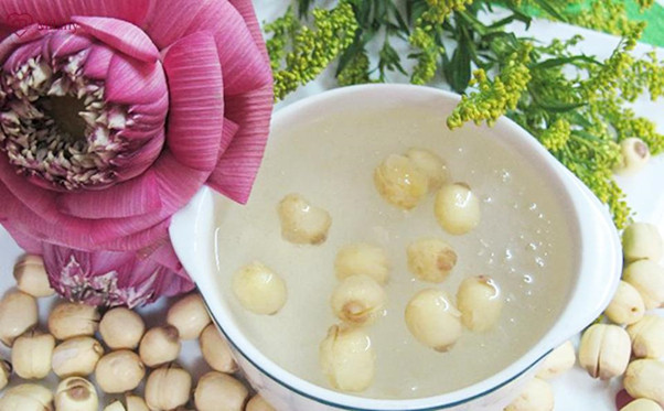 Yến sào chưng táo đỏ đường phèn