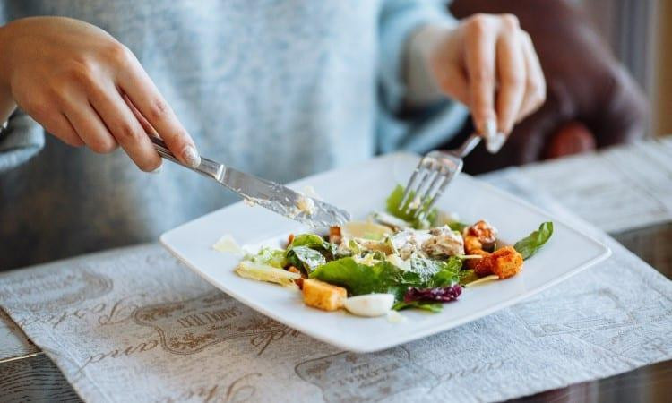 Giảm cân nhờ ăn chậm: Bạn đã biết đến phương pháp này?