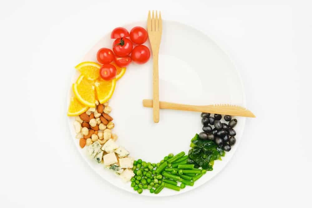 Hỏi đáp Bác sĩ: Nên nhịn ăn gián đoạn như thế nào để giảm cân an toàn?